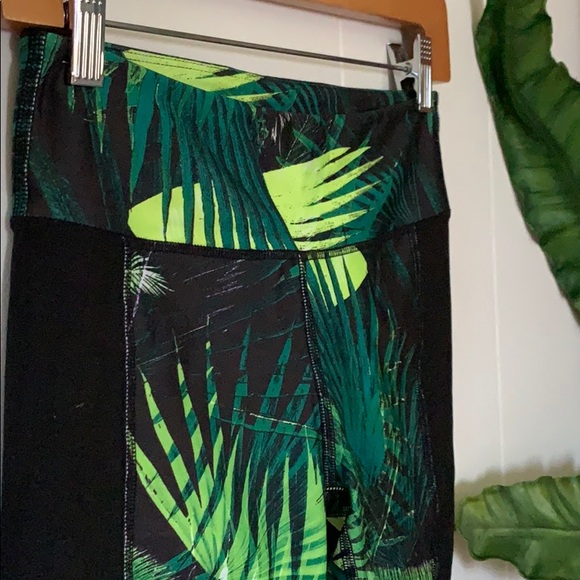 🌴 Tropical Palm tree yoga leggings XS Fabletics - Picture 2 of 7